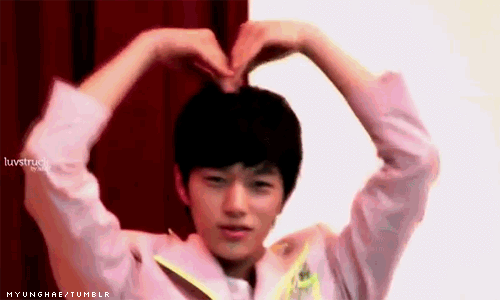 kpop-fangirl-gif-i9_large.gif