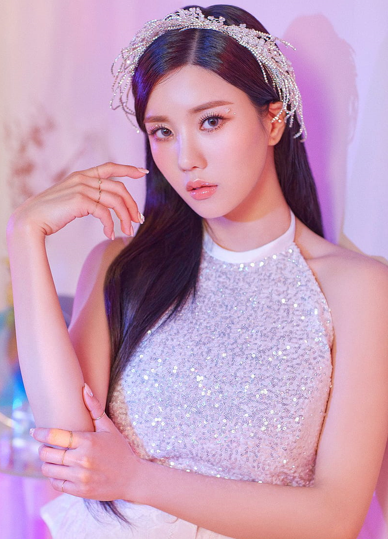 Kwon Eunbi.png