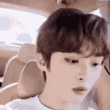 lee-know (1).gif