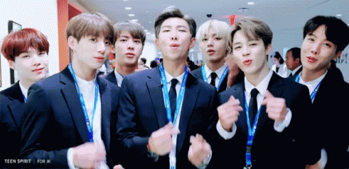 madre soltera 👶💏jimin y tu.gif