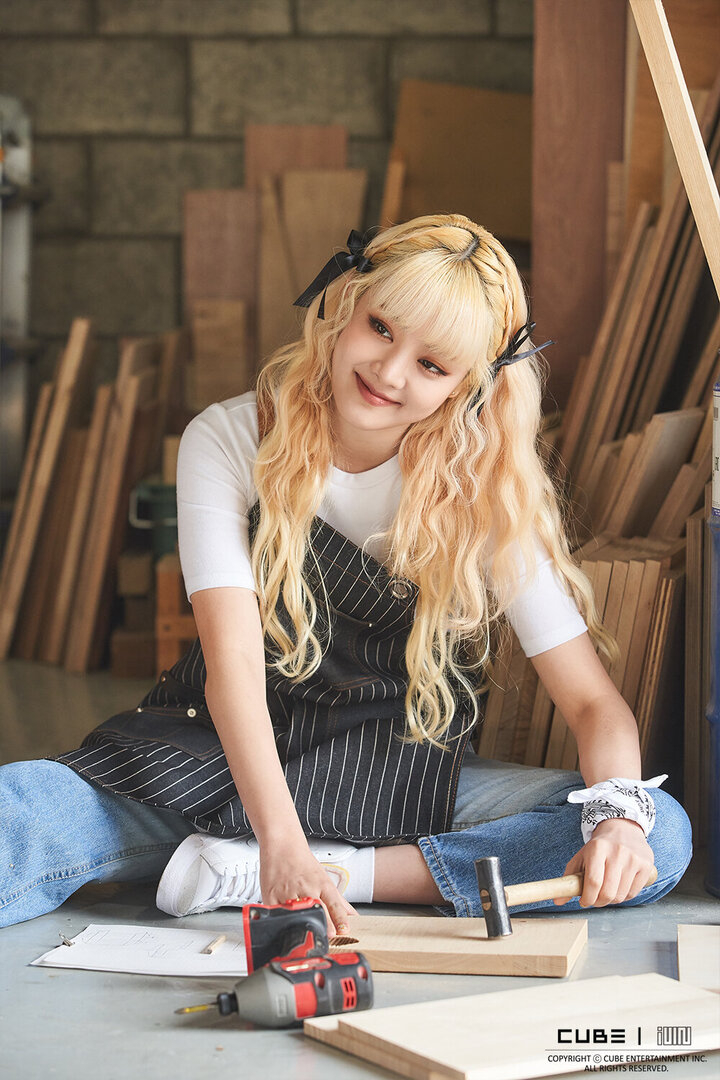 Minnie - 2021 Seasons Greeting 02.jpg