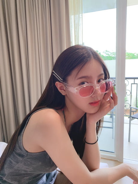 Miyeon, glasses 2.jpg
