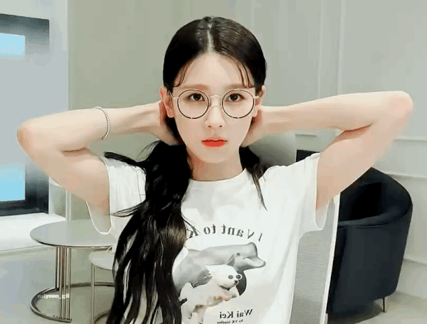 Miyeon, glasses GIF 01.gif