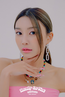 MOMOLAND_Hyebin_Ready_or_Not_concept_photo_2.png