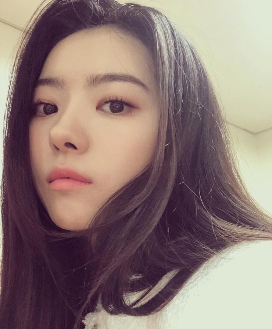 nayoung_lim95___CH2fzP_nQ40___.jpg