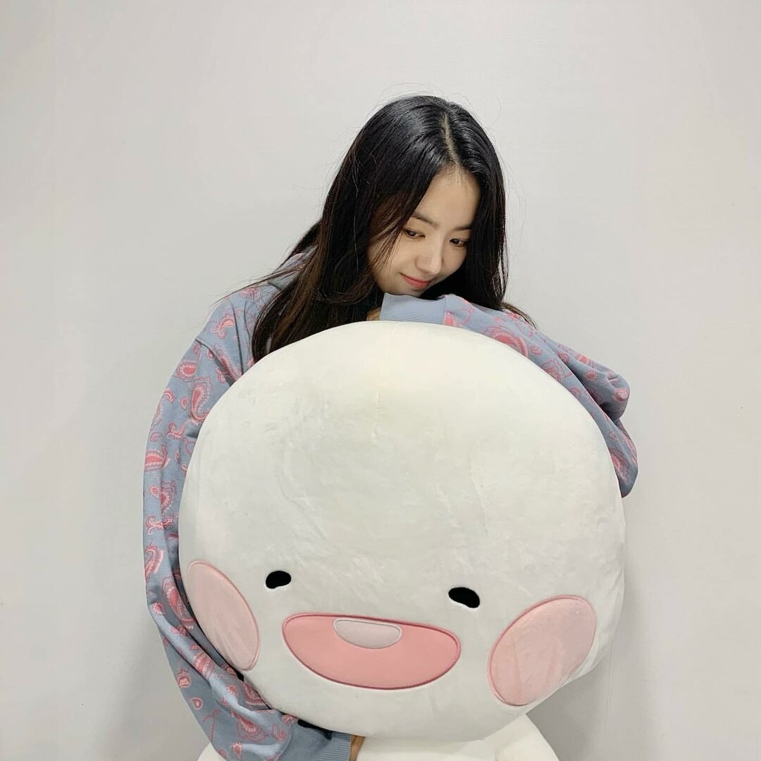 nayoung_lim95_CISDGFLHoIw_1.jpg