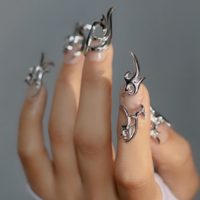 nails