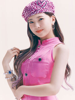 NiziU_Mayuka_Take_a_picture%3FPoppin%3F_Shakin%3F_profile.jpg