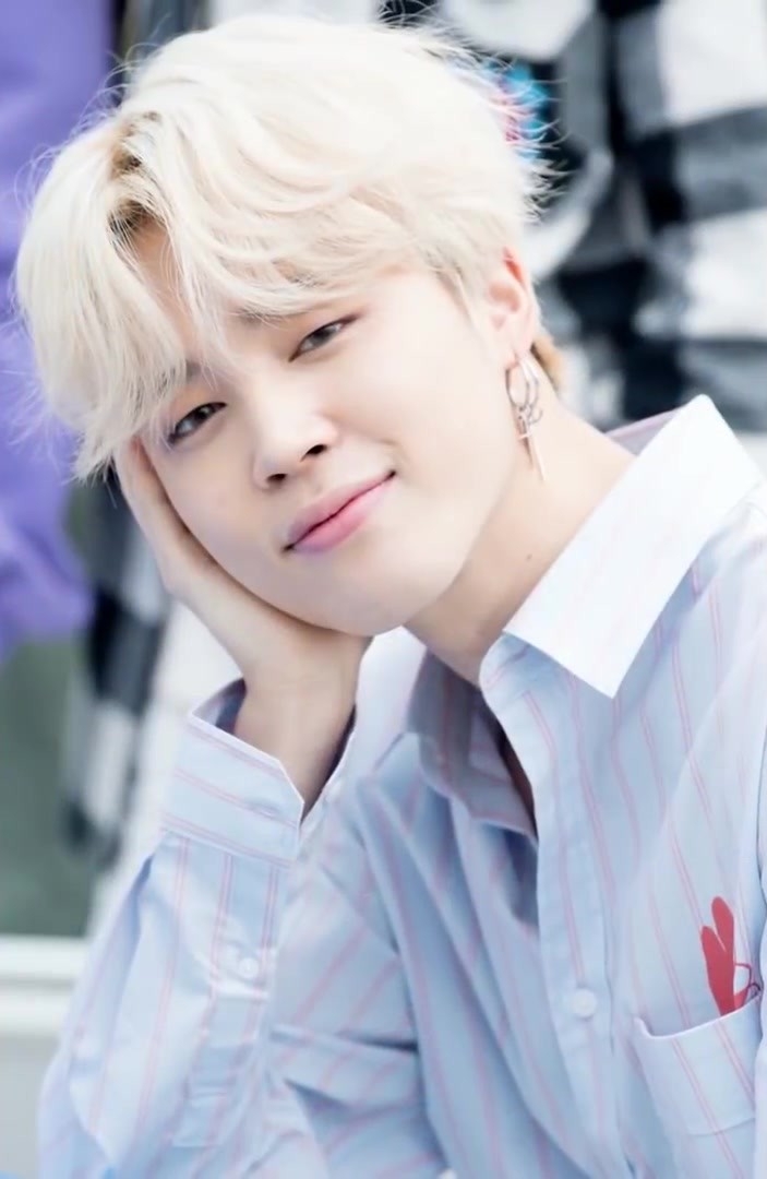 Park_Ji-min_for_Dispatch_White_Day_Special,_27_February_2019_03.jpg