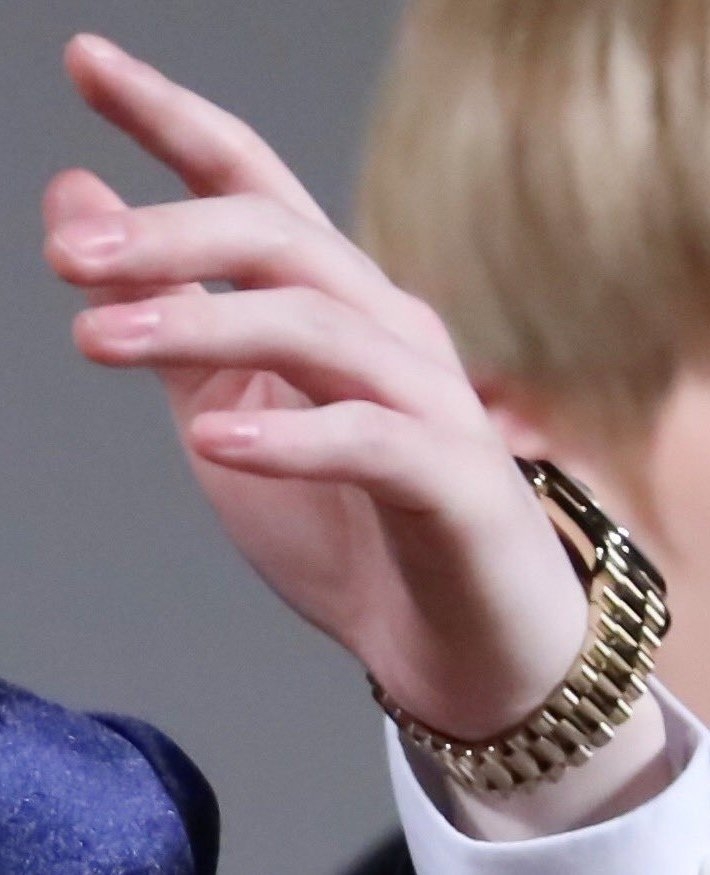 pretty fingers.jpg