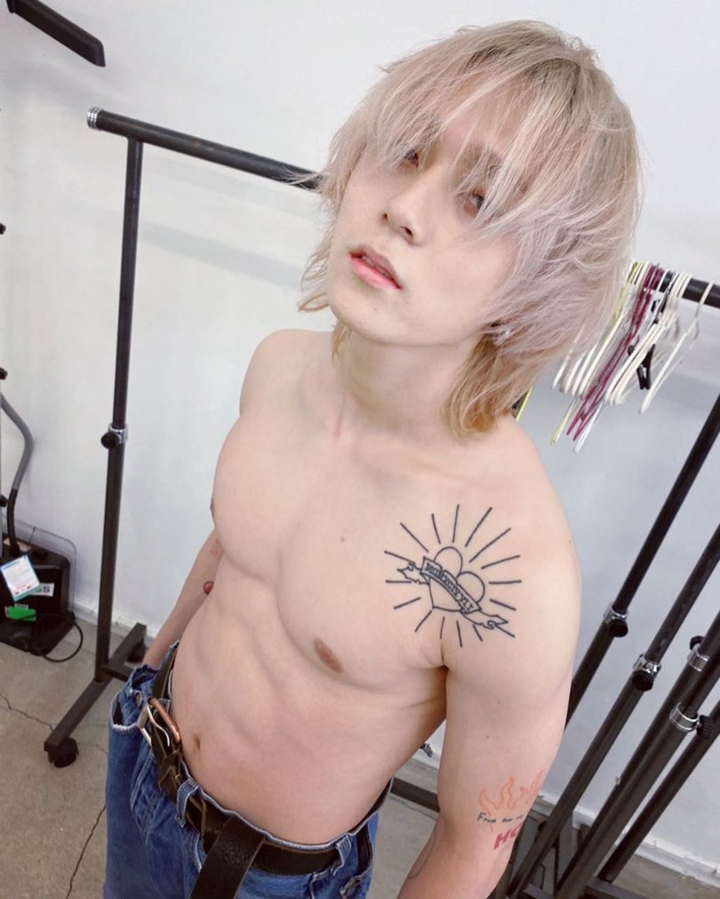 rsz_1eboy.jpg