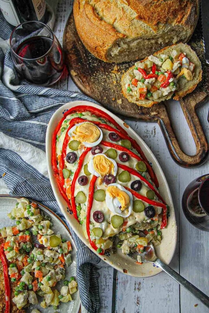 salata-de-boeuf-serving-suggestion.jpg