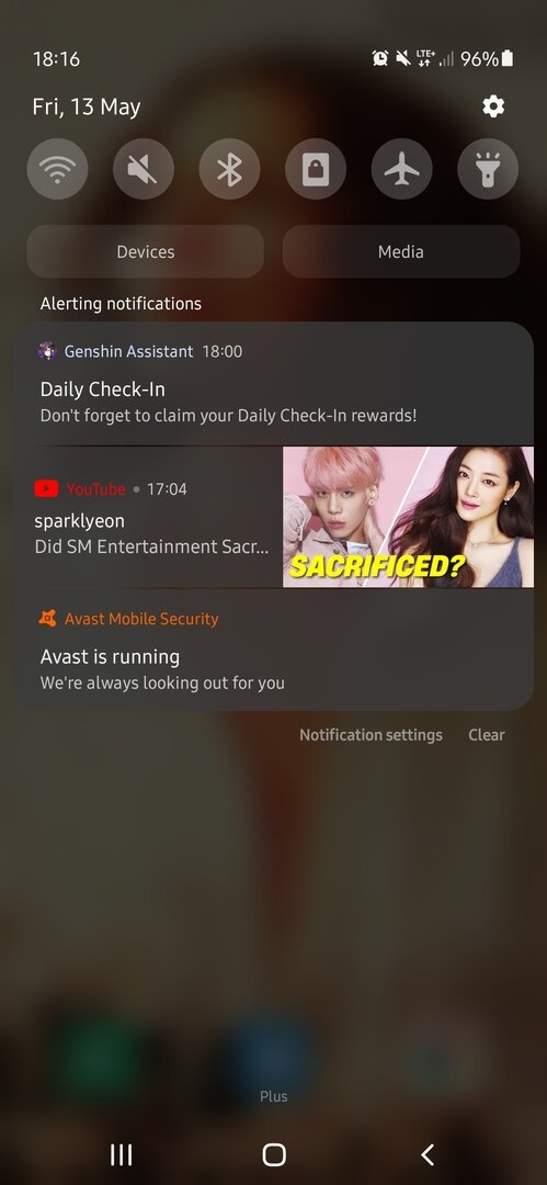 Screenshot_20220513-181656_One UI Home.jpg