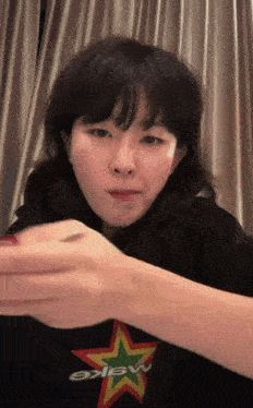 seulgi-confused-seulgi-eating.gif