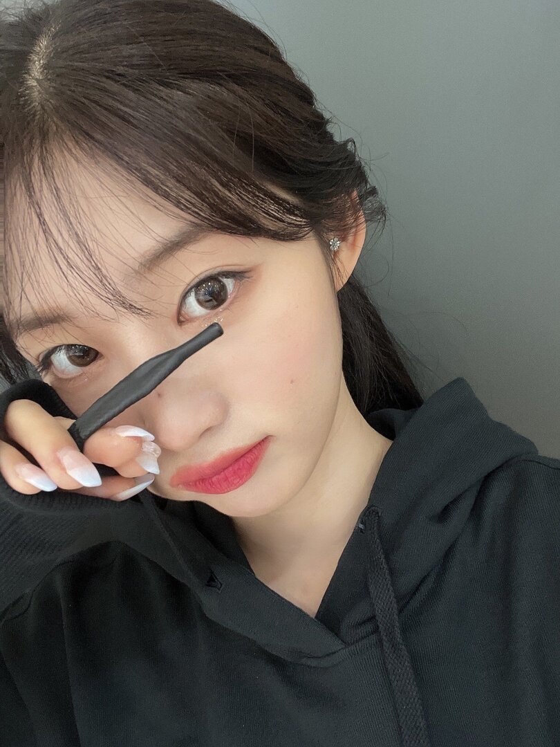 sihyeon pics on Twitter.jpg
