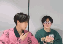 skz-reaction-skz-jeongin (1).gif