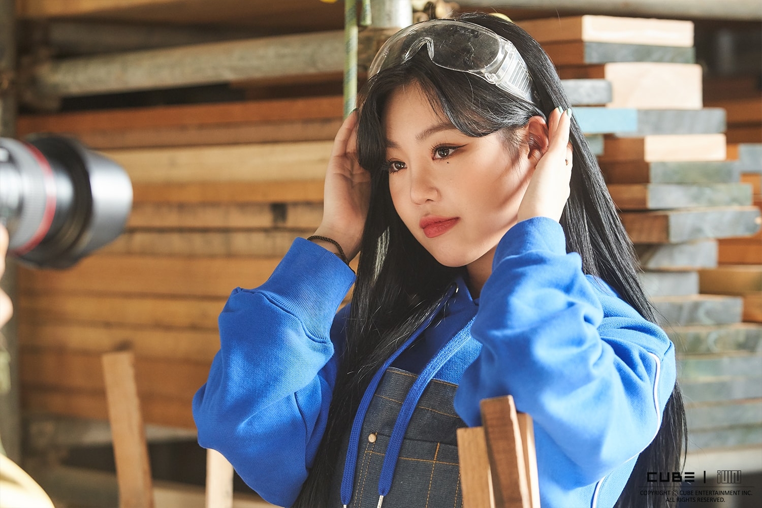 Soojin - 2021 Seasons Greeting 01.jpg