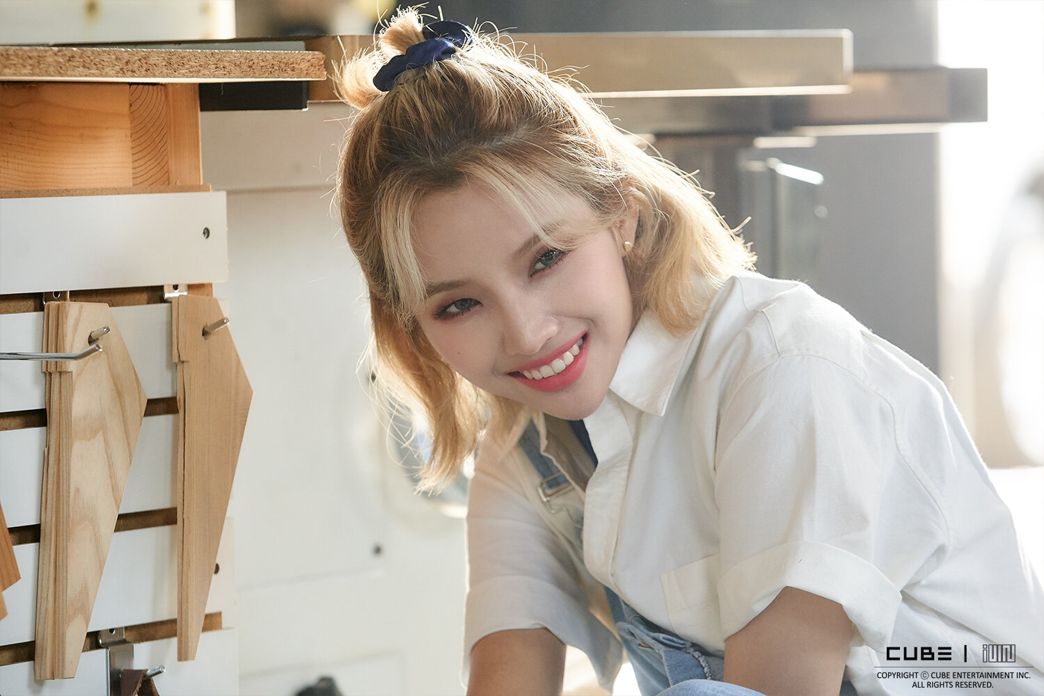 Soyeon - 2021 Seasons Greeting 01.jpg