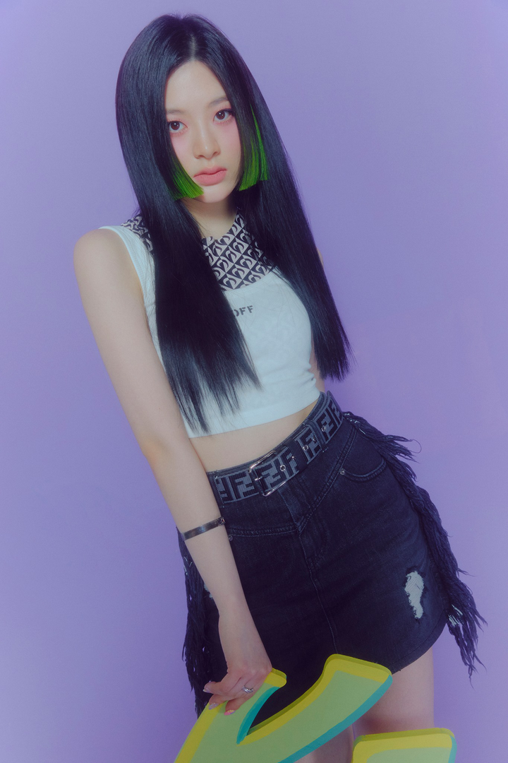 STAYC_Seeun_Staydom_concept_photo_(1).png
