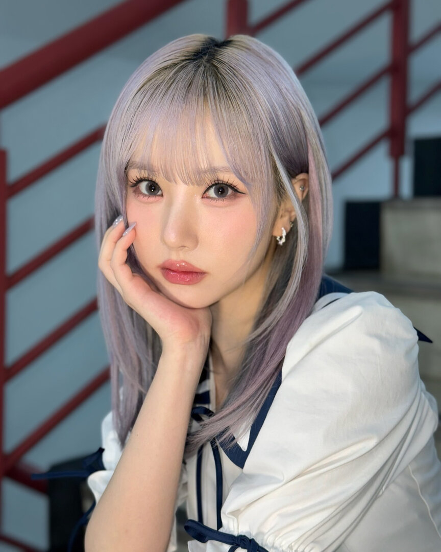 straight-bangs-17555994950cAiS.jpg