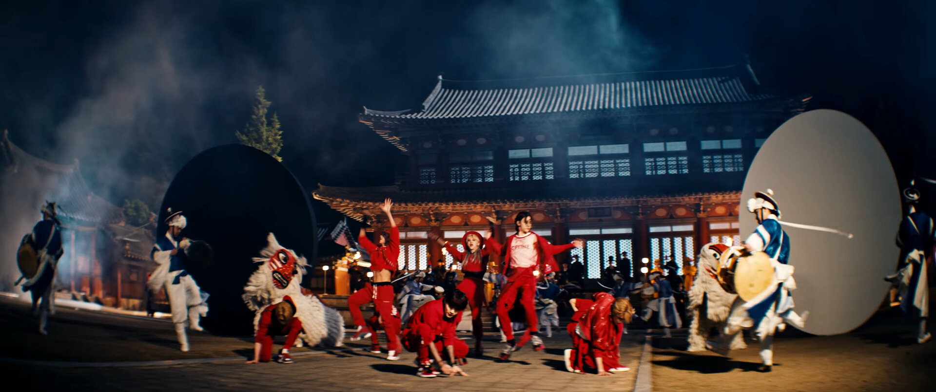 Stray_Kids_Thunderous_all.jpg