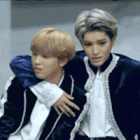 taeyong comfort haechan.gif