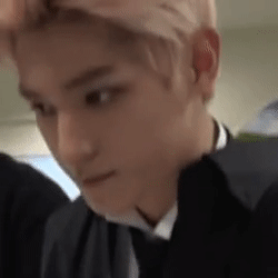 Taeyong_cutelook.gif