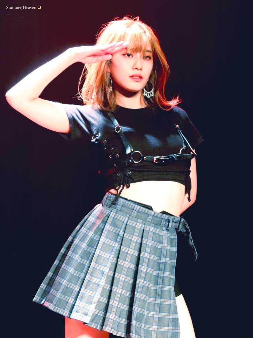 Tell me to kneel.jpg