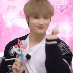 tumblr_12e16ffb4cc1a212cc2ddcbb68d98bb2_b072342f_250.gif