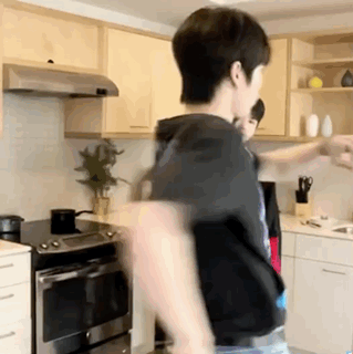 Tumblr_l_230990748924844.gif