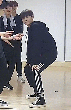 tumblr_p73ijc9qHg1x12oh9o1_250.gif