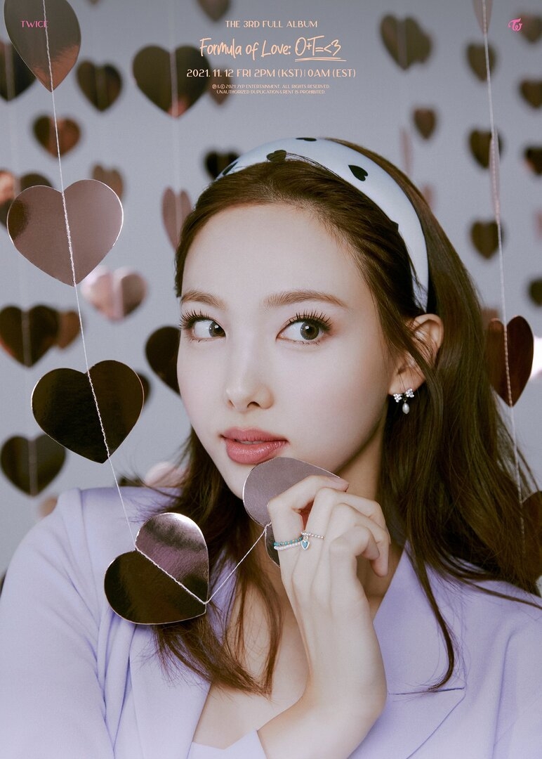 Twice - Nayeon (Formula of Love, Scientist Teaser) 04.jpg