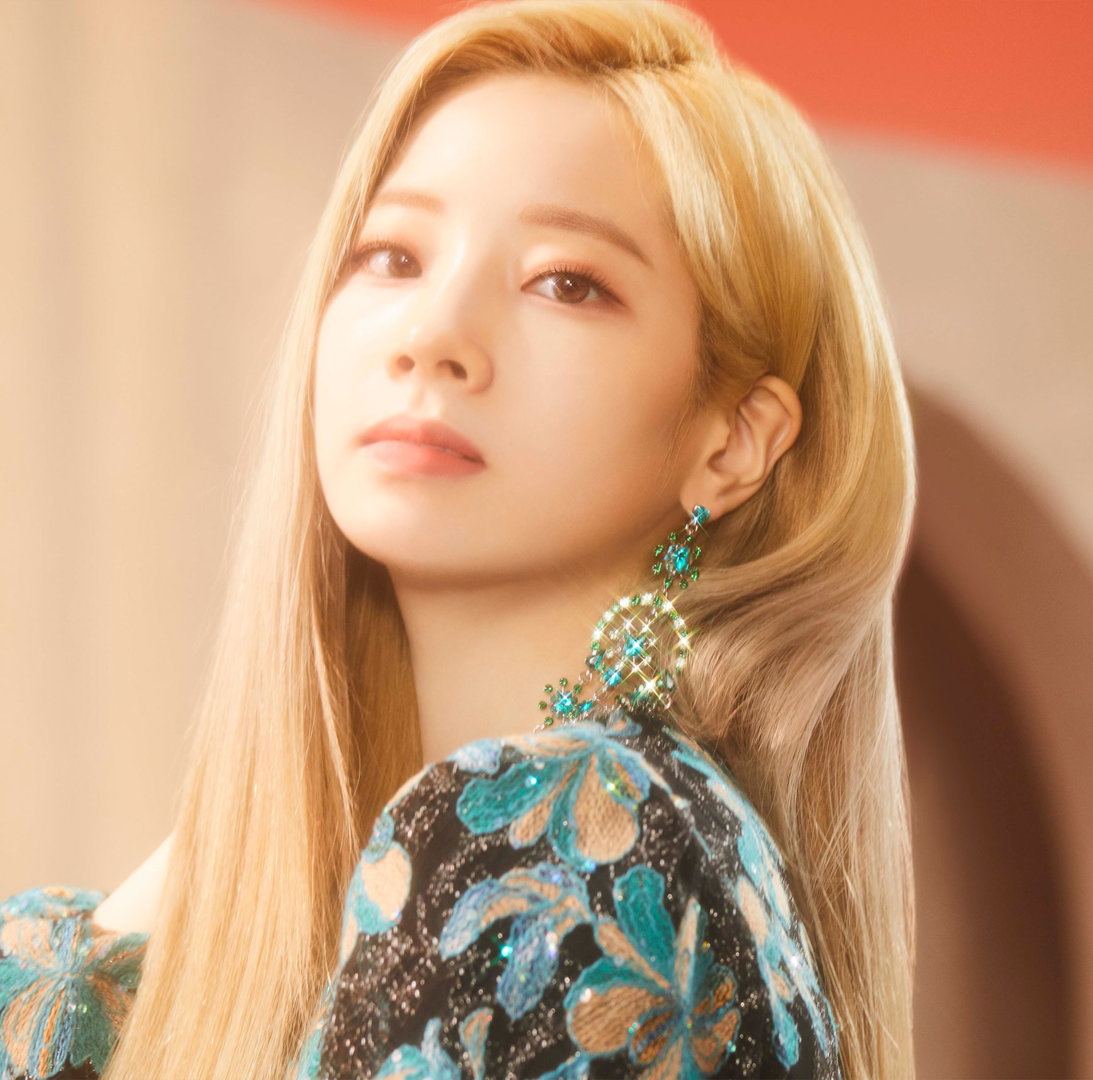 &TWICE_Dahyun_Profile.jpg