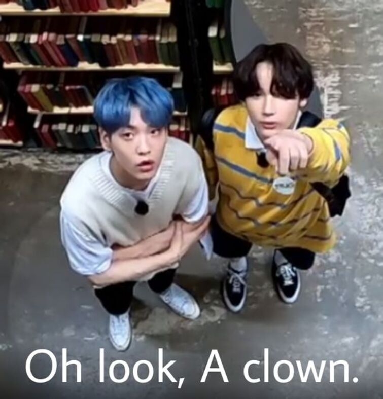 txt oh look a clown.jpg