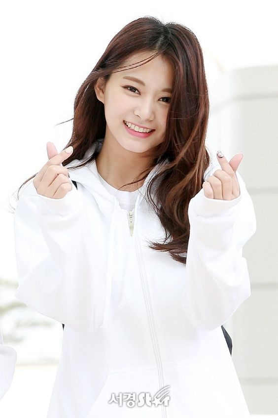 Tzuyu32.jpg