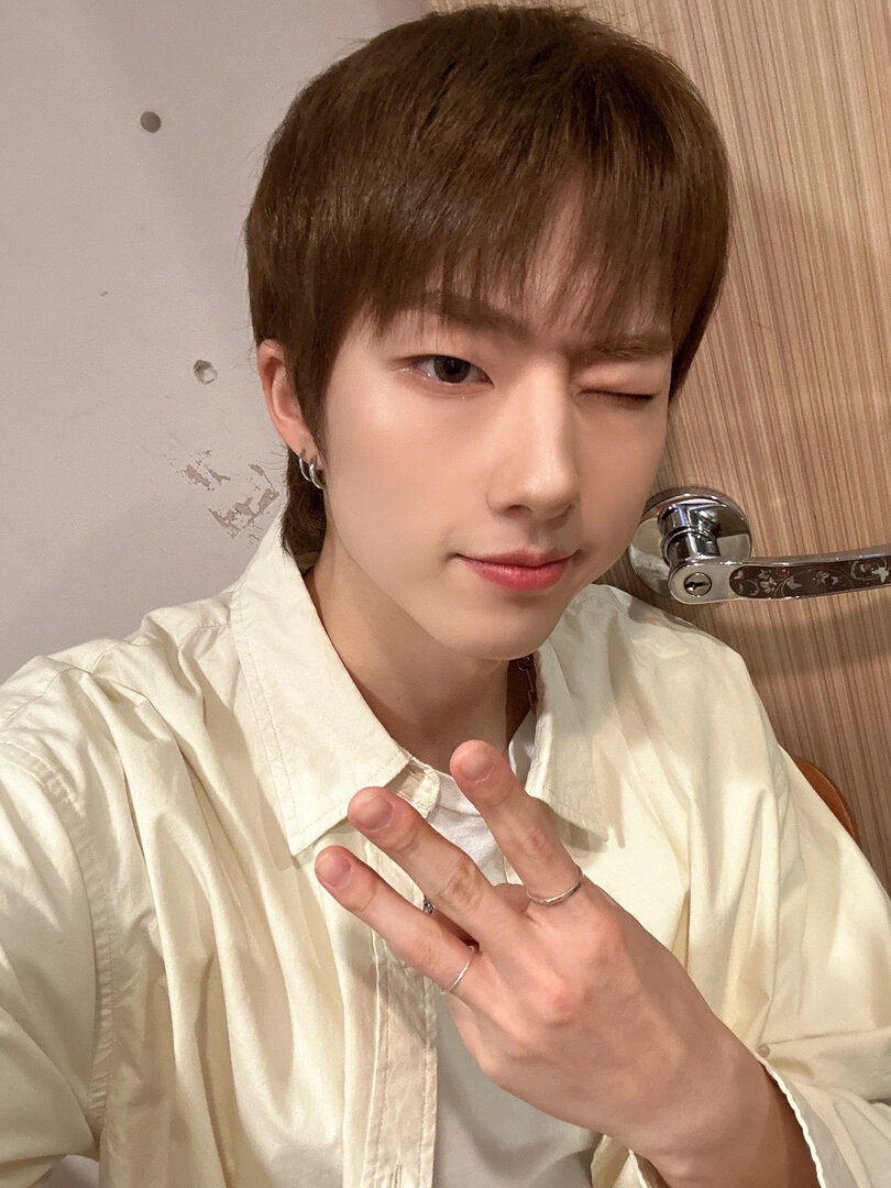 weverse_20231111153205-1.jpg