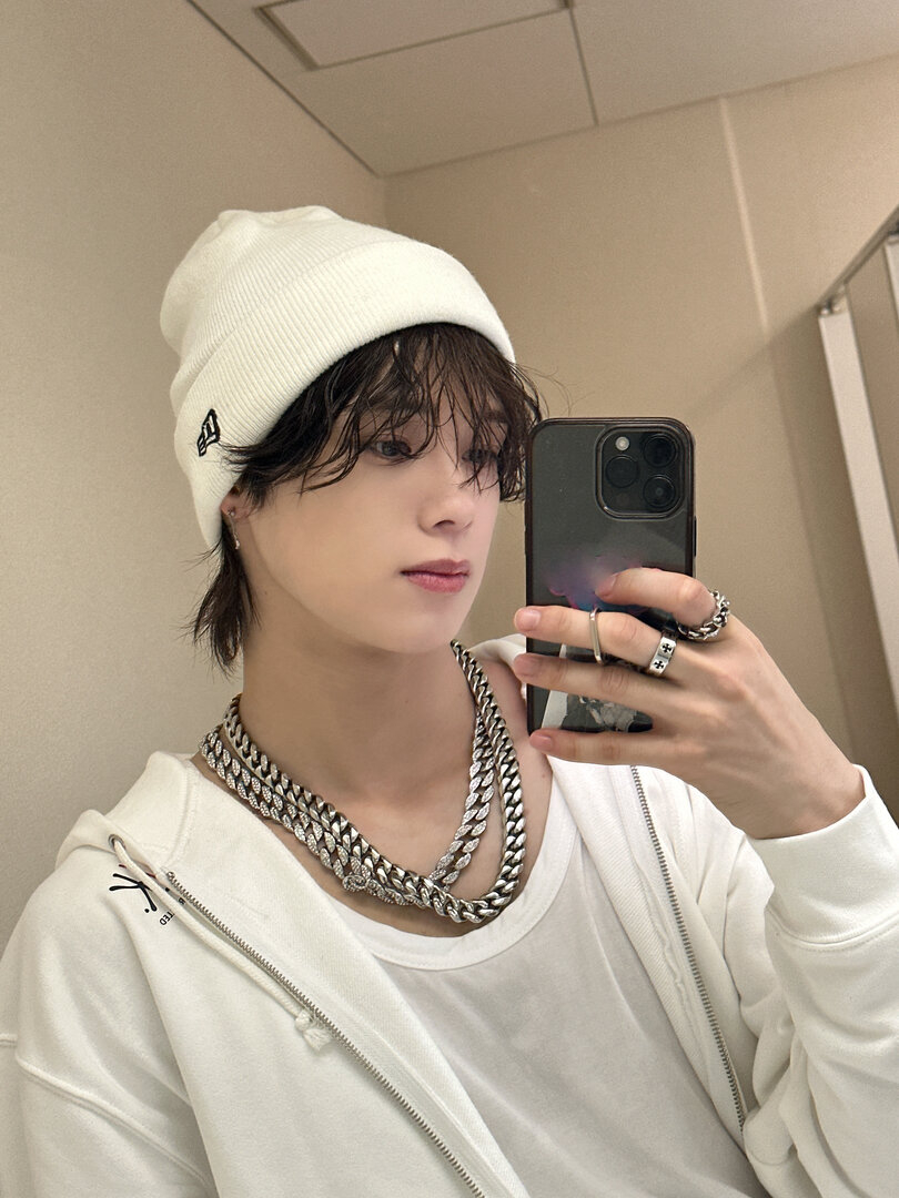 weverse_20231203174822-2.jpg