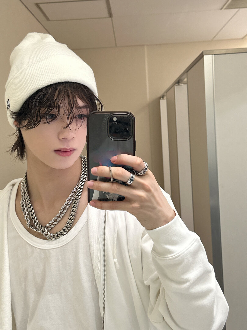 weverse_20231203174822.jpg