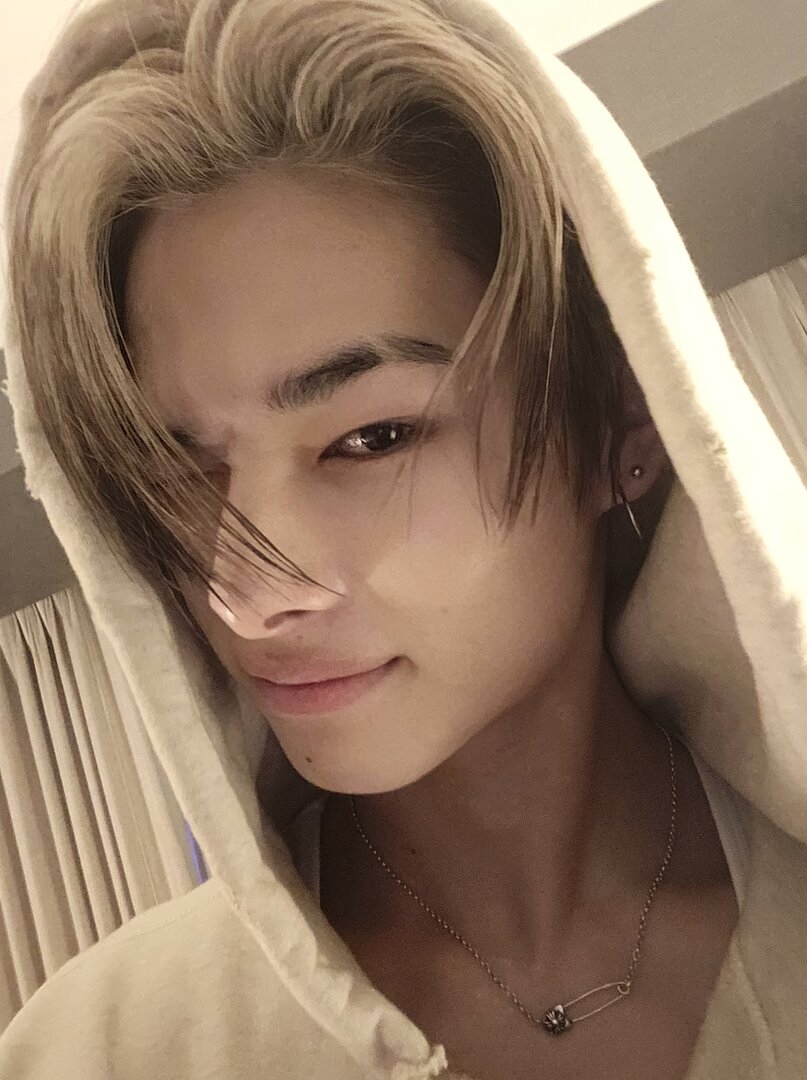 Weverse_6e9b6.jpg