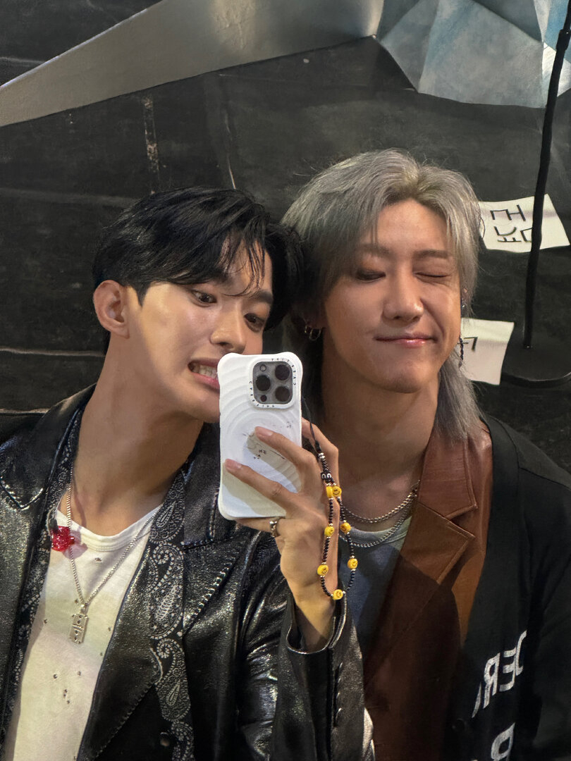 Weverse_ce695.jpg