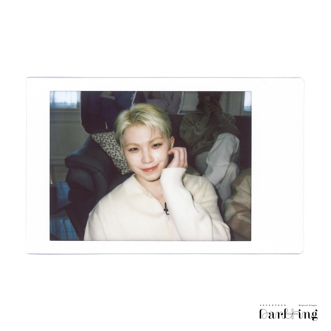 weverse_media_78188a824bdb42cd9538ef81649f70a5501.jpg