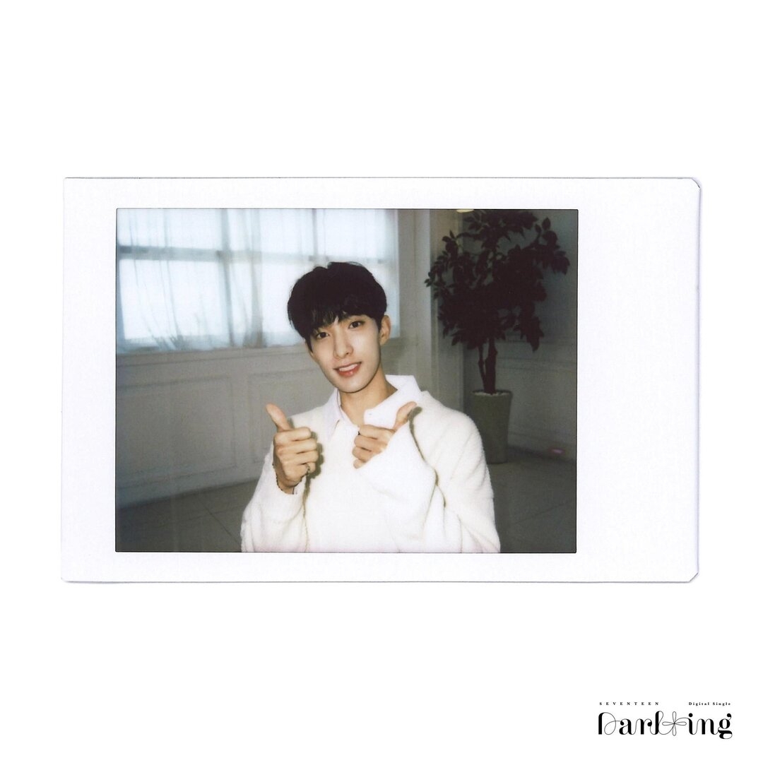 weverse_media_82085e7404f94383a34fda76c84cb00f556.jpg