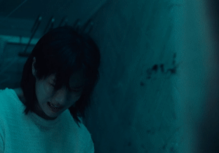 WOODZ___WAITING_MV_cropped (1).gif