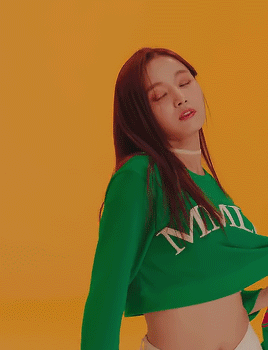 yeonwoo-yellow-1.gif