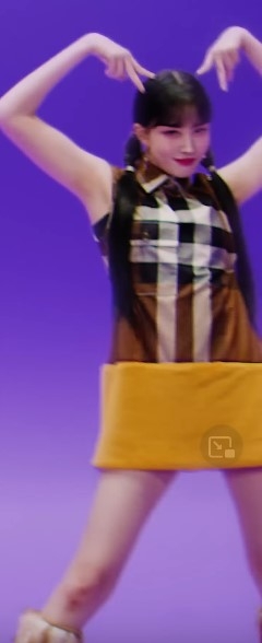 yoonoutfit.jpg