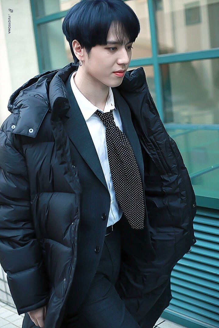 yugyeomsuitcoat.jpg