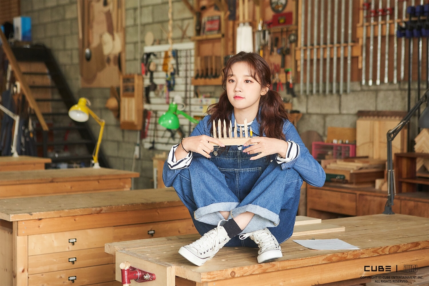 Yuqi - 2021 Seasons Greeting 01.jpg