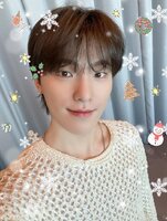 weverse_media_3befd14253ce4c4aad9a2a96fe296803699.jpg