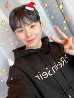 weverse_media_4ef6d8f461b54c9a87b20c4d489a5c56706.jpg