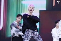 weverse_media_0e617cc3eb56489ab3c850beb5020132332.jpg